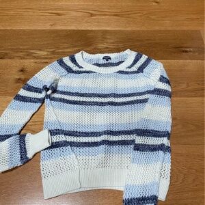 Lightweight sweater